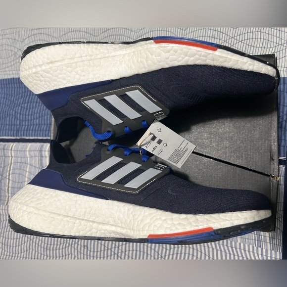 UltraBoost 22 - Picture 9 of 10